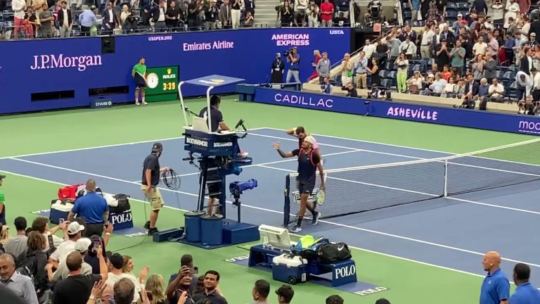 Kyrgios “pukao” nakon poraza, reketi platili cijenu