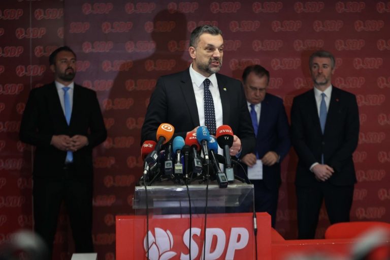 Trojka: DF opet lažno optužuje i besramno izmišlja