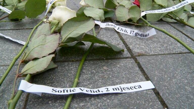 Dan bijelih traka: Položit će se 102 ruže, svaka sa imenom ubijenog djeteta