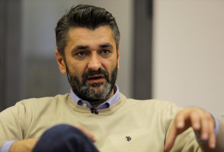 Napeto u Srebrenici / Suljagić: Na ulicama crvene beretke