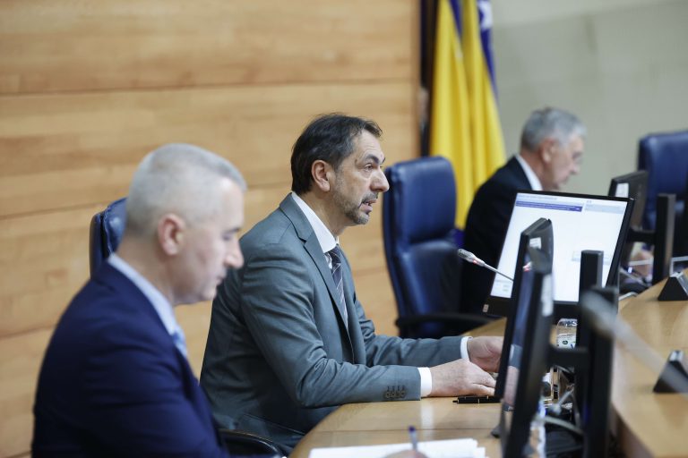 HDZ kontra sankcija SAD: Žele izmijeniti zakon kako bi crnolistaši primali plate