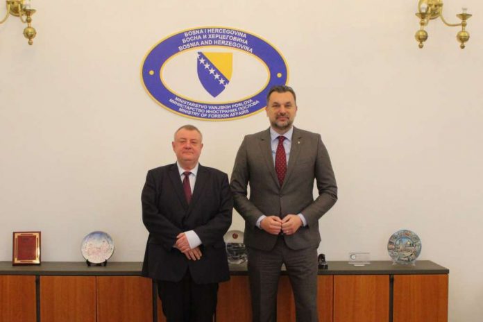 l_4d2239fe328cc428305a9dd57c823adf