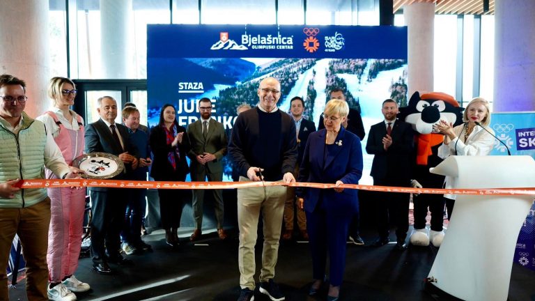 FOTO: Na Bjelašnici svečano imenovana ski staza “Jure Franko”: Prisustvovali Pirc Musar, Sattler, Konaković…