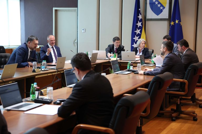 Izmjene Izbornog zakona i Zakona o Sudu BiH skinute sa dnevnog reda