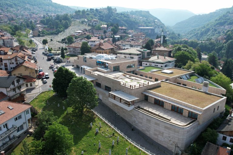 Islamska zajednica osuđuje sramnu kampanju protiv usvajanja rezolucije o Srebrenici