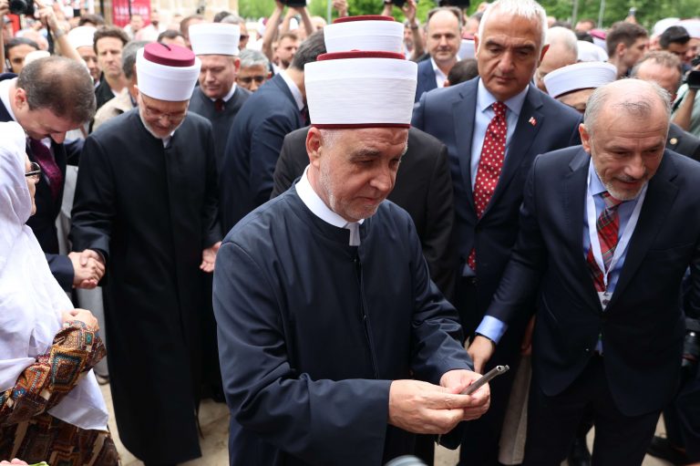 Kavazović na otvorenju Arnaudije: Nadam se da ni jednu od obnovljenih džamija neće dohvatiti rušilačka ruka