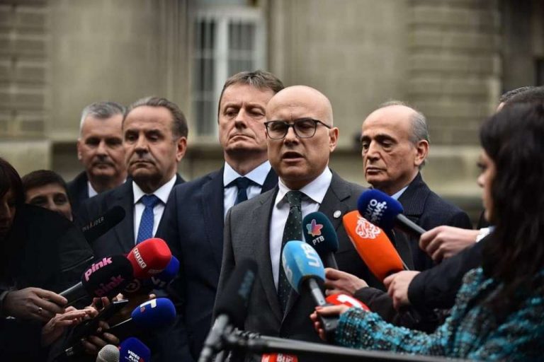 Vučević: Srbima teško razumjeti da Grci glasaju za rezoluciju, amandmani Crne Gore “bacanje prašine u oči”
