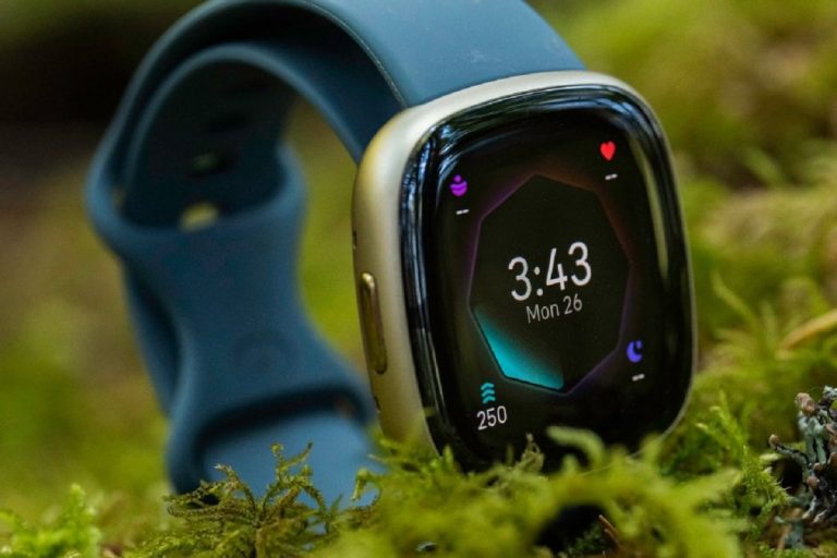Google negira glasine o ukidanju Fitbit proizvoda