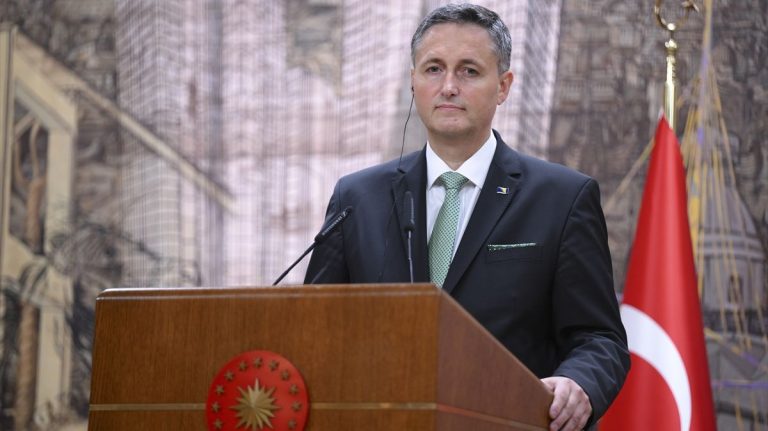 Bećirović poručio: “Samo Oružane snage BiH i NATO smiju biti prisutni u Brčkom”