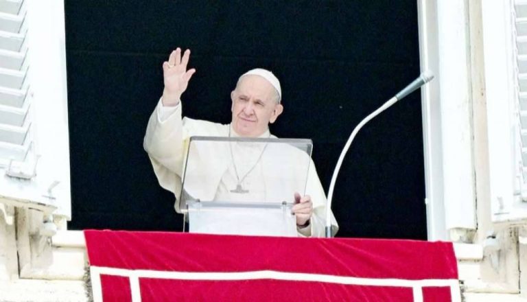 Papa Franjo u bolnici radi liječenja bronhitisa