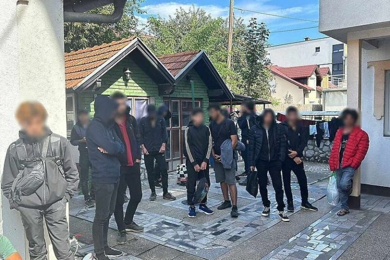 Otkriven nelegalni smještaj 50 migranata na Ilidži, prebačeni su u prihvatne centre