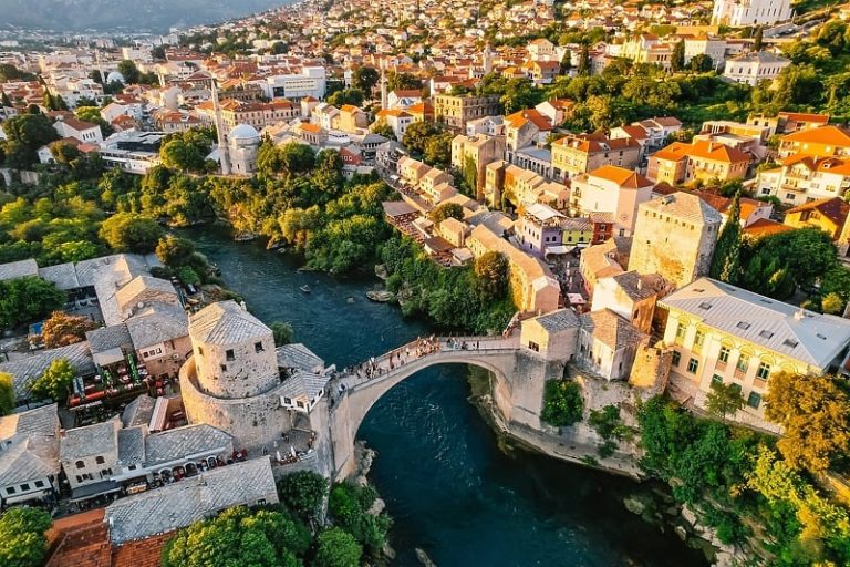 Mostarcu određen pritvor zbog nasilja: Pretukao suprugu, prijetio da će je ubiti