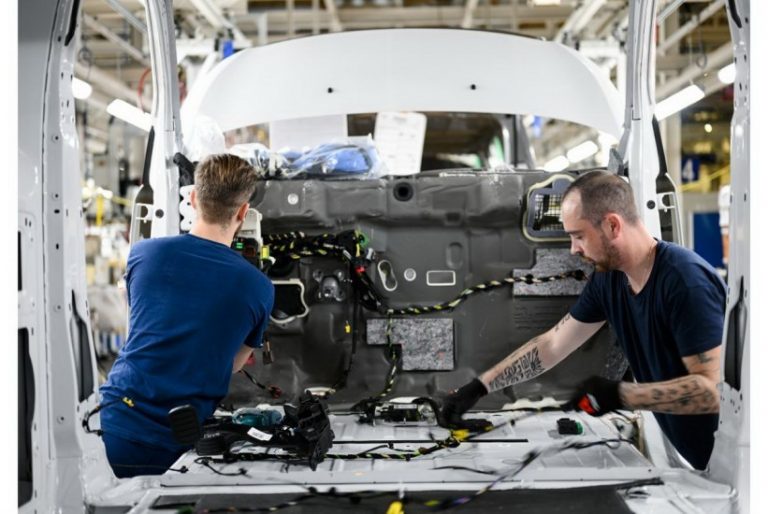 Automobilska industrija u Evropi i SAD-u je u opasnosti