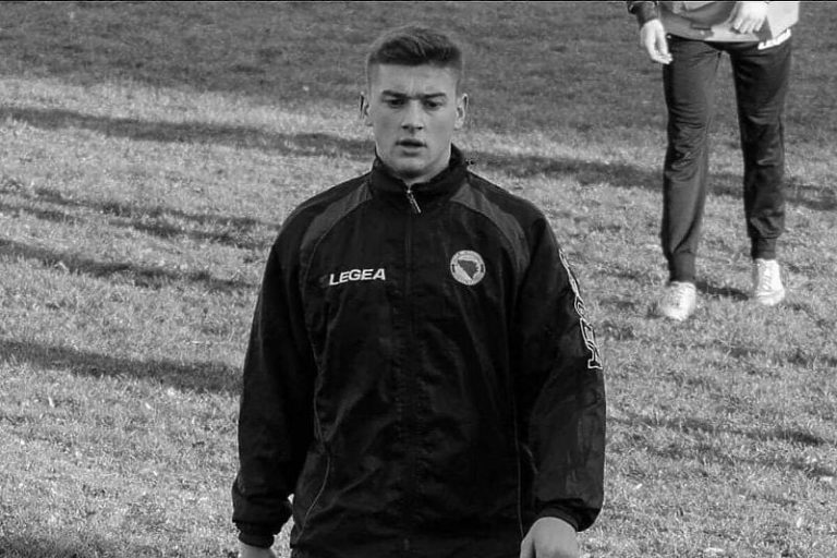 U saobraćajnoj nesreći poginuo mladi nogometaš Erman Spahić, nedavno je u jednom meču postigao četiri gola