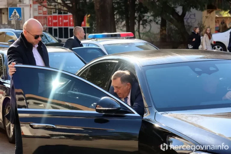 Dodikova odbrana tražila da Schmidt opet svjedoči, sutkinja odbila pa Dodik rekao da će svjedočiti on