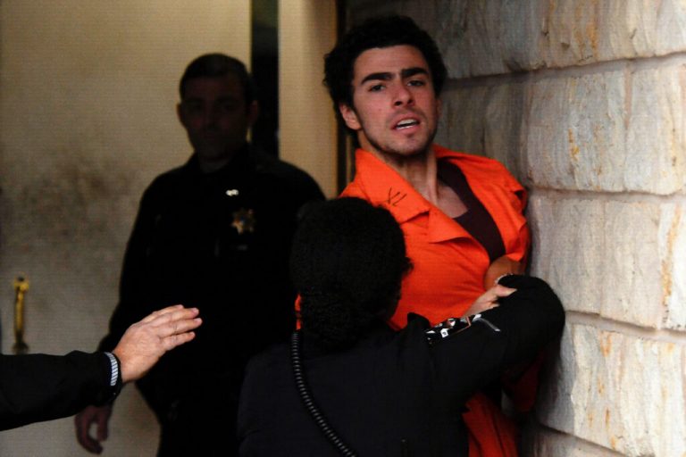 Veliki broj donacija za momka optuženog za ubistvo direktora osiguravajuće kuće