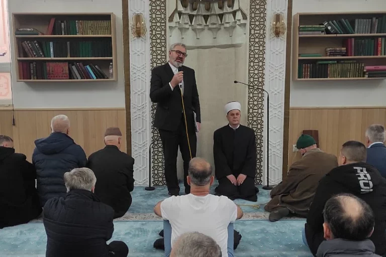 Islamska zajednica uručila 450.000 KM stradalima u poplavama u Fojnici, Kiseljaku i Kreševu