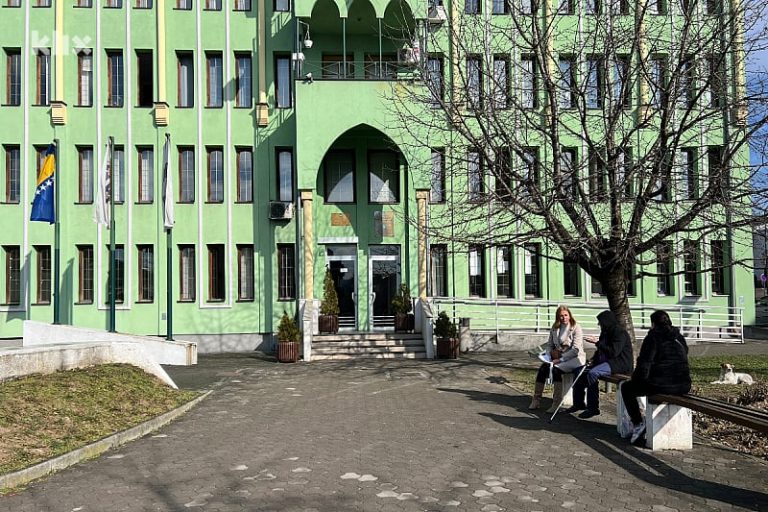 Dan žalost u Kalesiji će biti proglašen nakon što se odredi datum dženaze ubijenoj ženi i njenom sinu