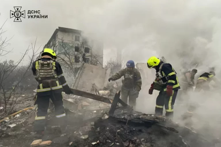 Rusi granatirali stambenu zgradu u Poltavi, ubijeno pet osoba