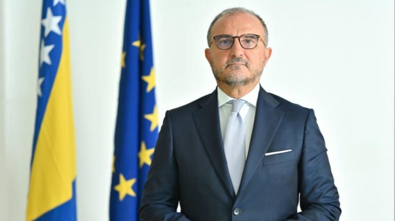 Delegacija EU u BiH osudila paljenje automobila Vukanoviću: U demokratiji nema mjesta nasilju, prijetnjama ili napadima