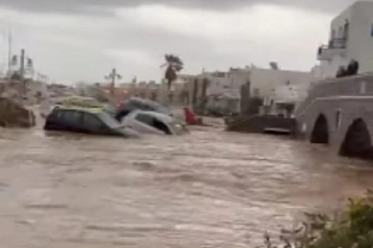 Grčka: Snažna oluja napravila totalni kolaps, zatvorili su i škole
