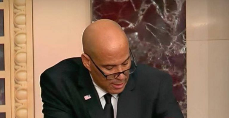 Historijski govor Coryja Bookera, oborio rekord u Senatu govoreći 25 sati