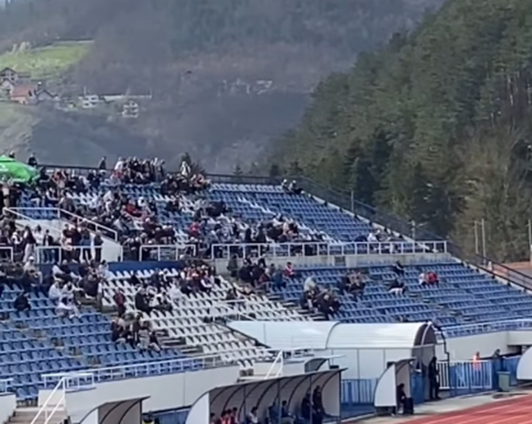Klub u Srbiji izbacio navijače sa tribina zbog podrške studentima