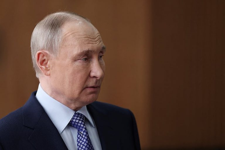 SPORNO MJESTO SASTANKA: Putin predložio Zelenskom da dođe u Moskvu, on mu odgovorio: “Dođi ti u Kijev!”