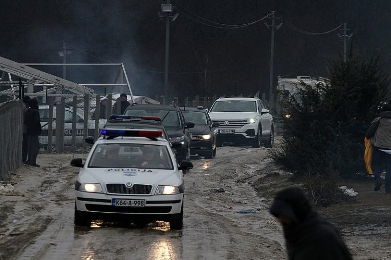 U migrantskom kampu Lipa izbila masovna tučnjava, nožem ubijena jedna osoba