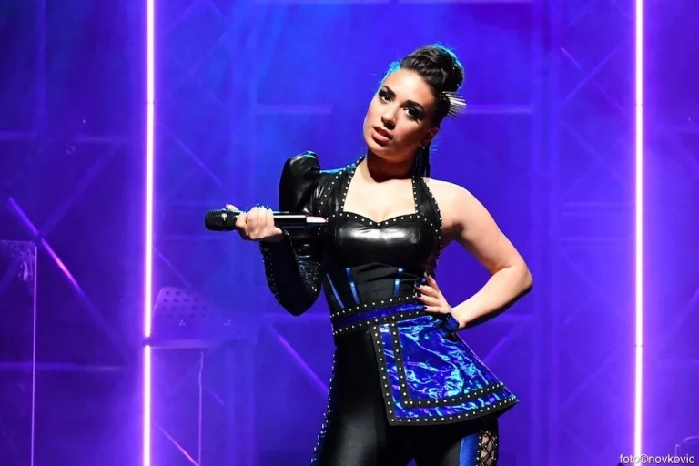 Sara Vojičić briljirala u premijeri mjuzikla “Six” u Zagrebu: “Svaka žena može se prepoznati u jednoj od nas”