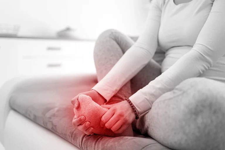 Stopala koja otiču mogu upozoravati na bolest ili ugruške