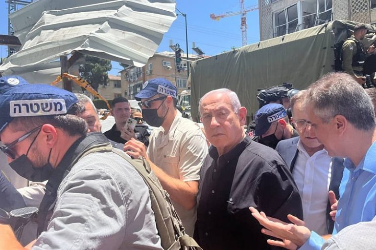 Rat je stigao u izraelsko dvorište: Netanyahu izašao iz bunkera tek nakon što je Bat Yam pretvoren u ruševine