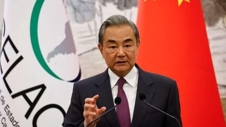 Šef kineske diplomatije osudio izraelski napad na Iran: To je suprotno međunarodnom pravu