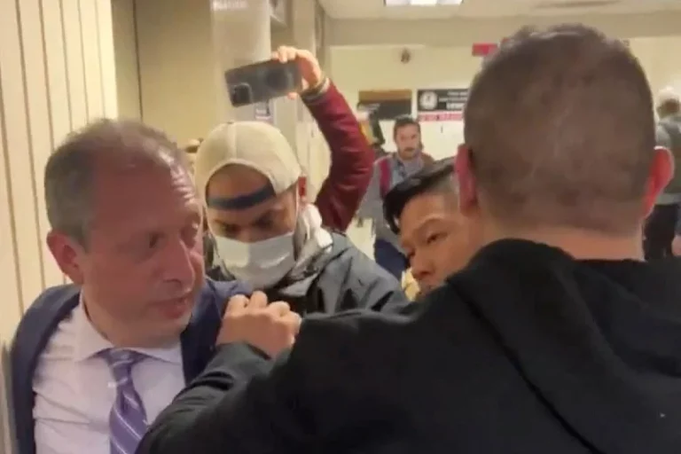 Uhapšen kandidat za gradonačelnika New Yorka, objavljen snimak njegovog privođenja