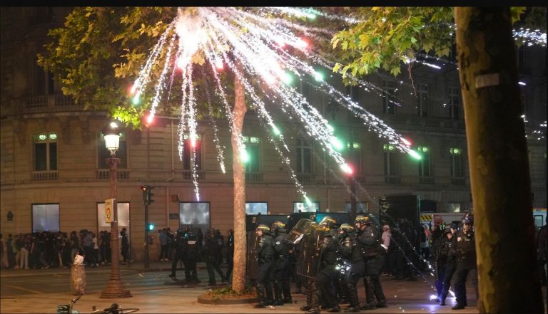 Dvoje mrtvih i više od 500 uhapšenih širom Francuske nakon slavlja navijača PSG-a