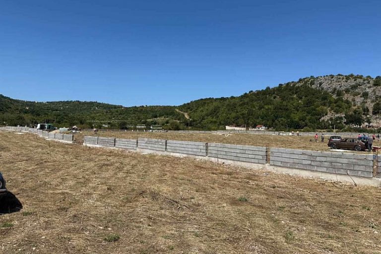 Grad Stolac najavio prijave protiv onih koji su zidom ogradili parcelu za mezarje