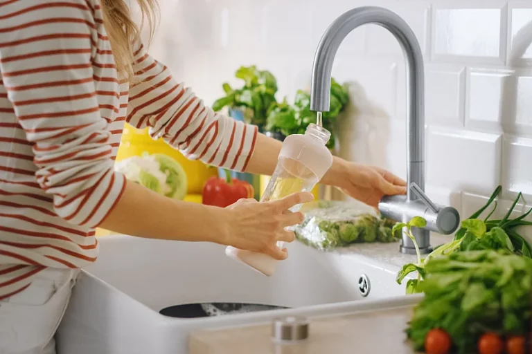 Kada biste obavezno trebali baciti u smeće višekratnu bocu za vodu