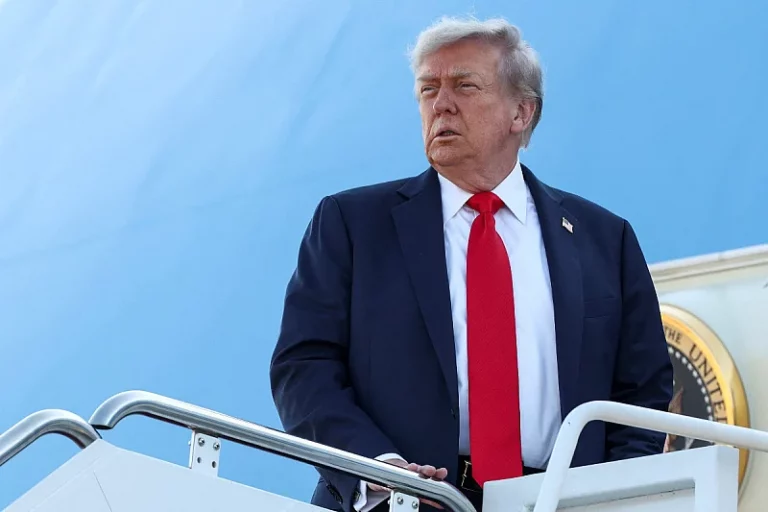 Trump uputio direktnu poruku Zelenskom: Moraš sklopiti dogovor, Rusija je velika sila