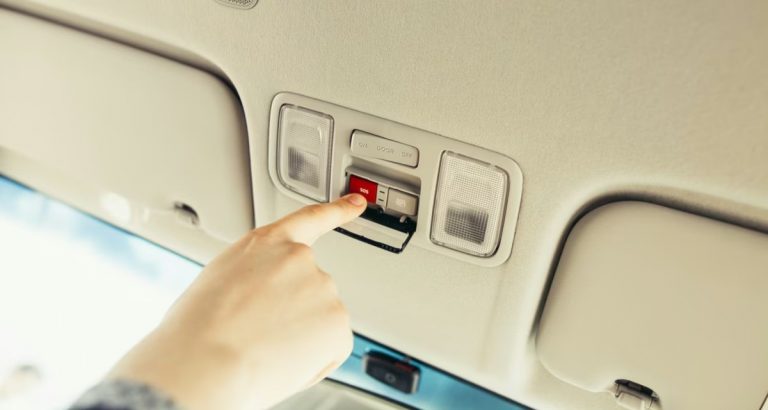 Skriveno dugme u autu koje vam može spasiti život