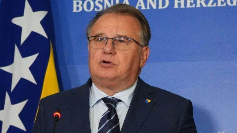 Nikšić čestitao Božić pravoslavnim vjernicima: Božić simbolizira rođenje nade