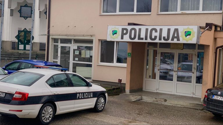 Muškarac uhapšen zbog nasilja u porodici, preminuo u policijskoj stanici
