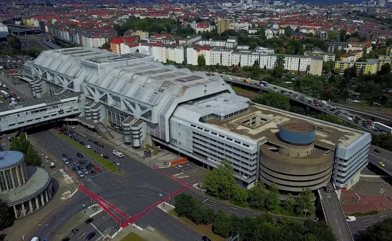 U srcu Evrope propada zgrada vrijedna milijardu eura