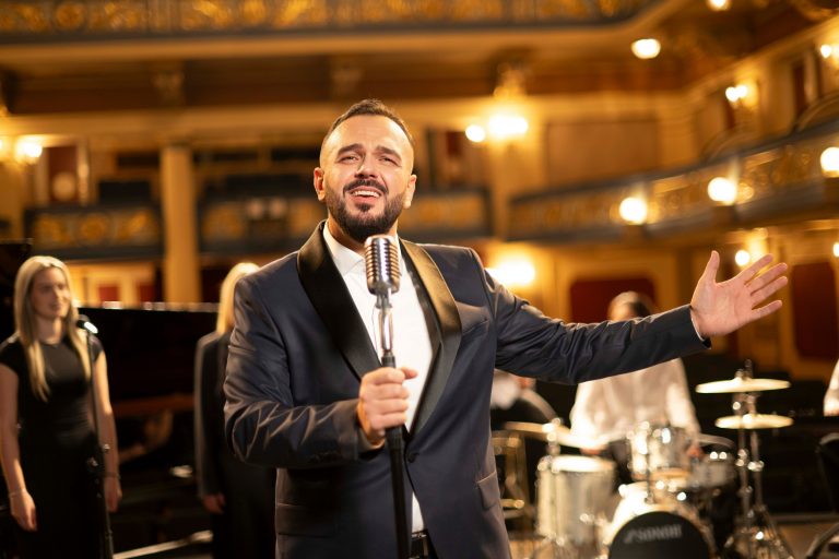 Tarik Stambolić briljira novim singlom „Ja noćas kući ne idem“ i otvara novo emotivno poglavlje karijere