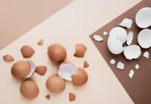 Da li je sigurno pojesti napuklo jaje i kada ga morate odmah baciti? Rizik je veliki