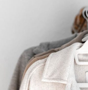 Ormar vam je pun, a nemate šta da obučete: Metoda 5-4-3-2-1 rješava problem