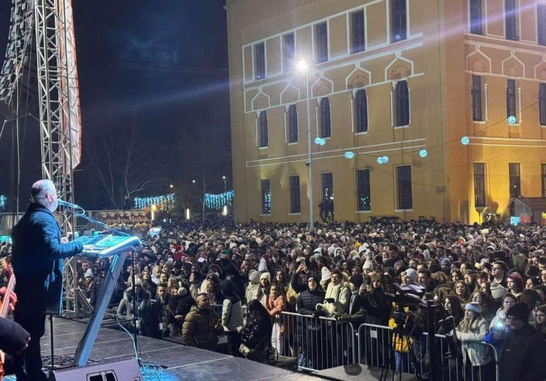 Saša Matić uveo Mostarce i brojne goste u Novu godinu