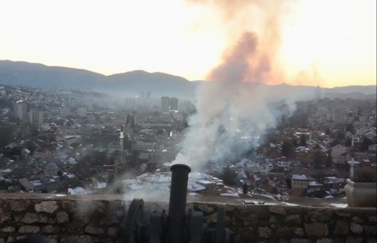 Top sa Žute tabije u Sarajevu označio početak ramazana: Došao nam je najdraži gost