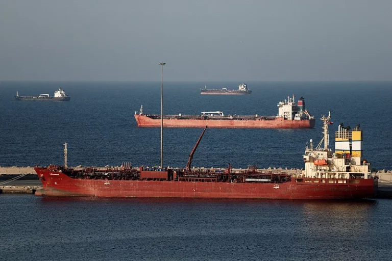 Američka blokada Irana puna rupa? Objavljeno da je čak 26 iranskih brodova prošlo Hormuški moreuz